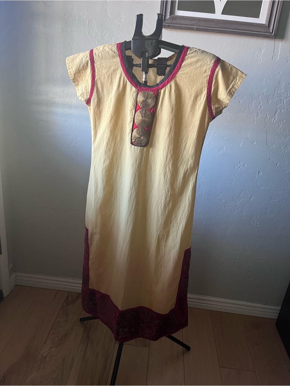 Yellow and Burgundy Short-Sleeve Casual Dress